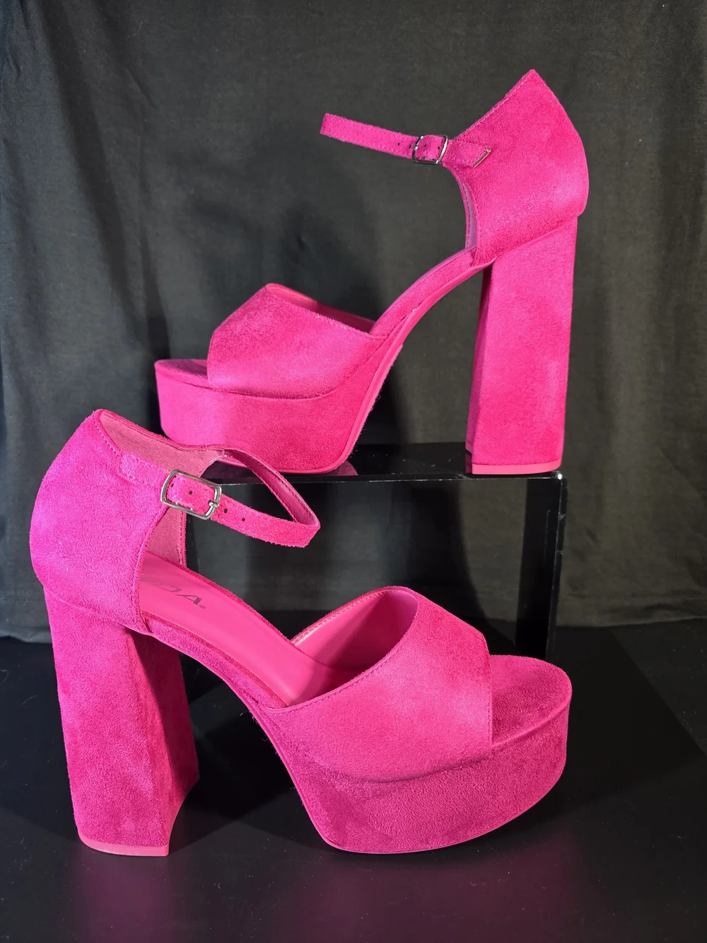 SODA “Talisa” Hot Pink Platform Heels – Women’s Size 10 – New in Box
